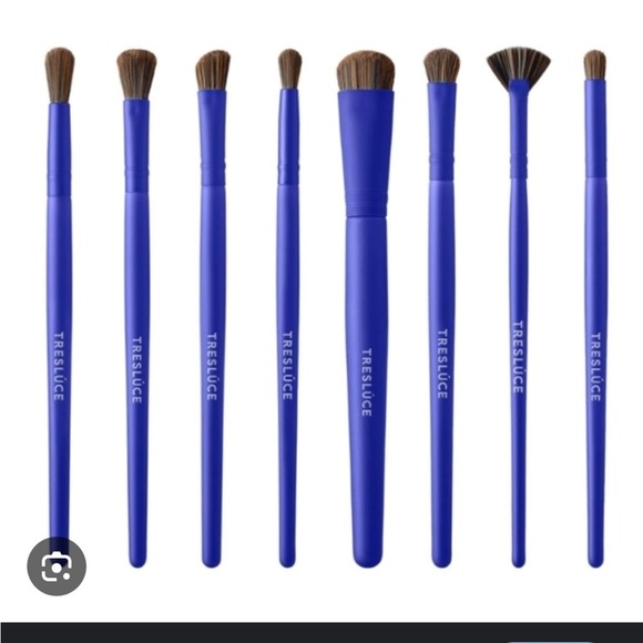 Ulta Beauty Other - NWT Tresluce Beauty Shadow Palette Like An Artista 8-Piece Eye Brush